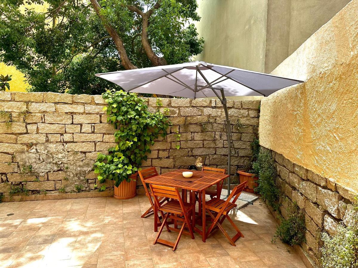 Spacious 3-Bedroom Apartment With Courtyard In Tempio Pausania - Perfect For Families Exterior photo